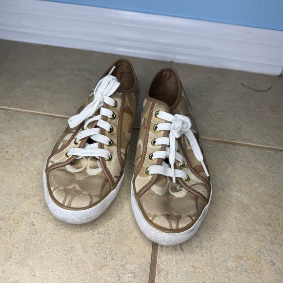 Coach size 6 sneakers - Picture 1 of 7